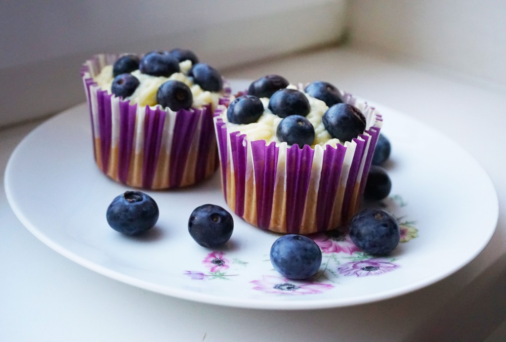 Vanilla blueberry cupcakes 3