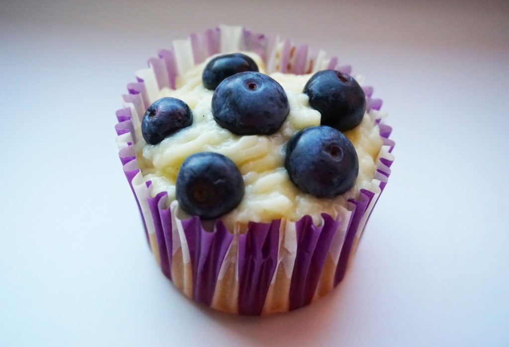 Vanilla blueberry cupcakes 5